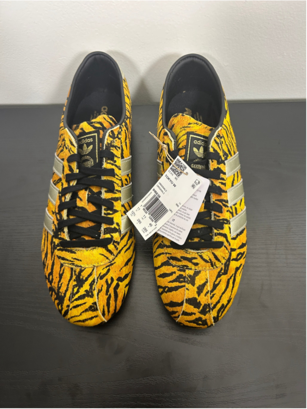Women’s Adidas Tokyo Tiger Print Sneakers Size 12.5 Yellow and Black